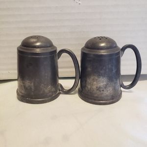 Hanle and Debler Pewter salt and pepper shaker